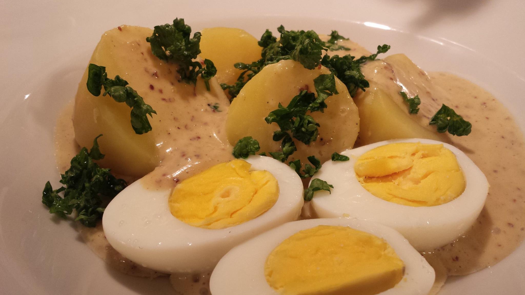 Eier in Senfsoße mit Salzkartoffeln | Bines Thermi-Welt