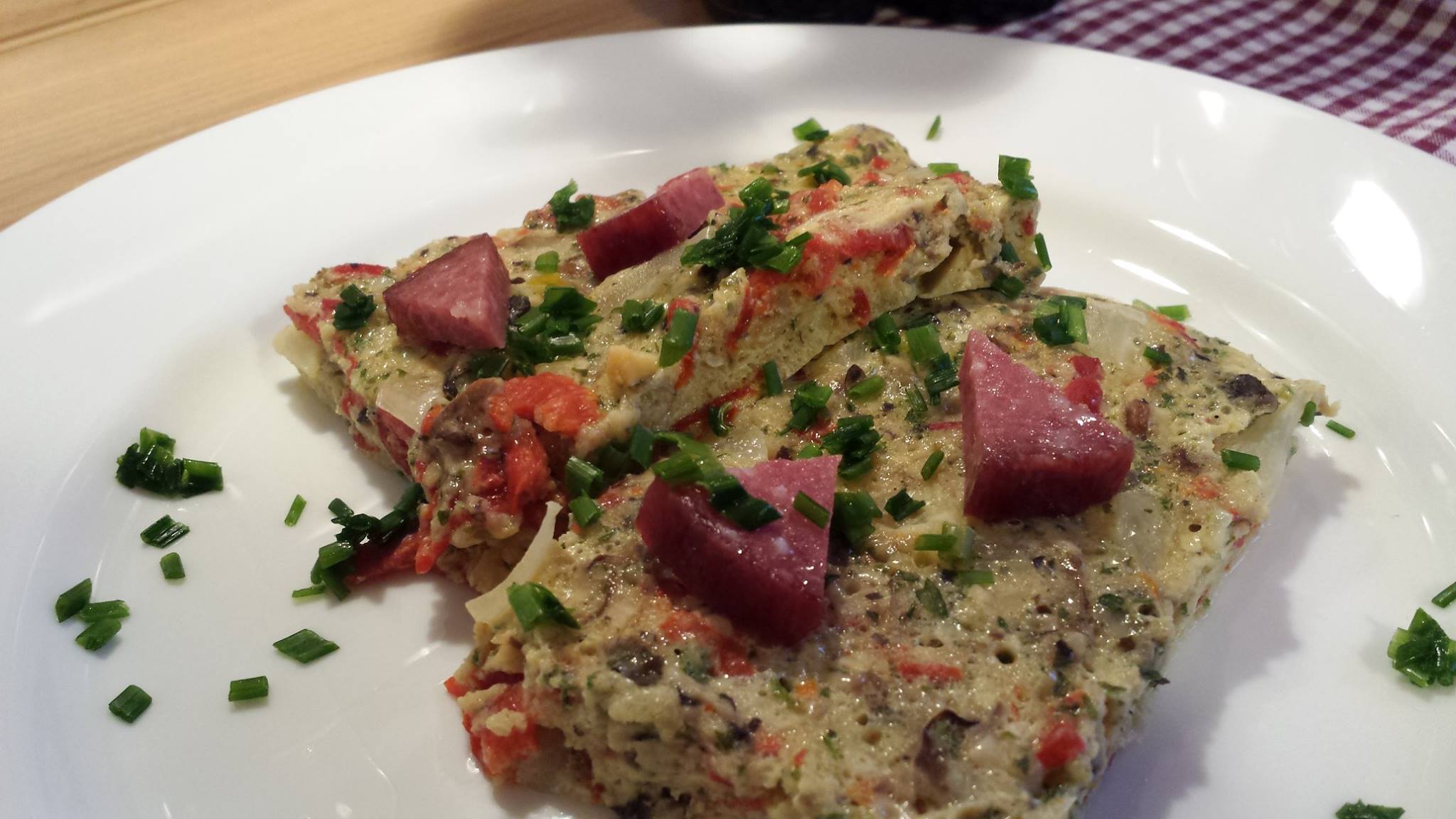 Bines Omelette mit geflämmter Paprika, Pilzen und Cabanossi | Bines ...