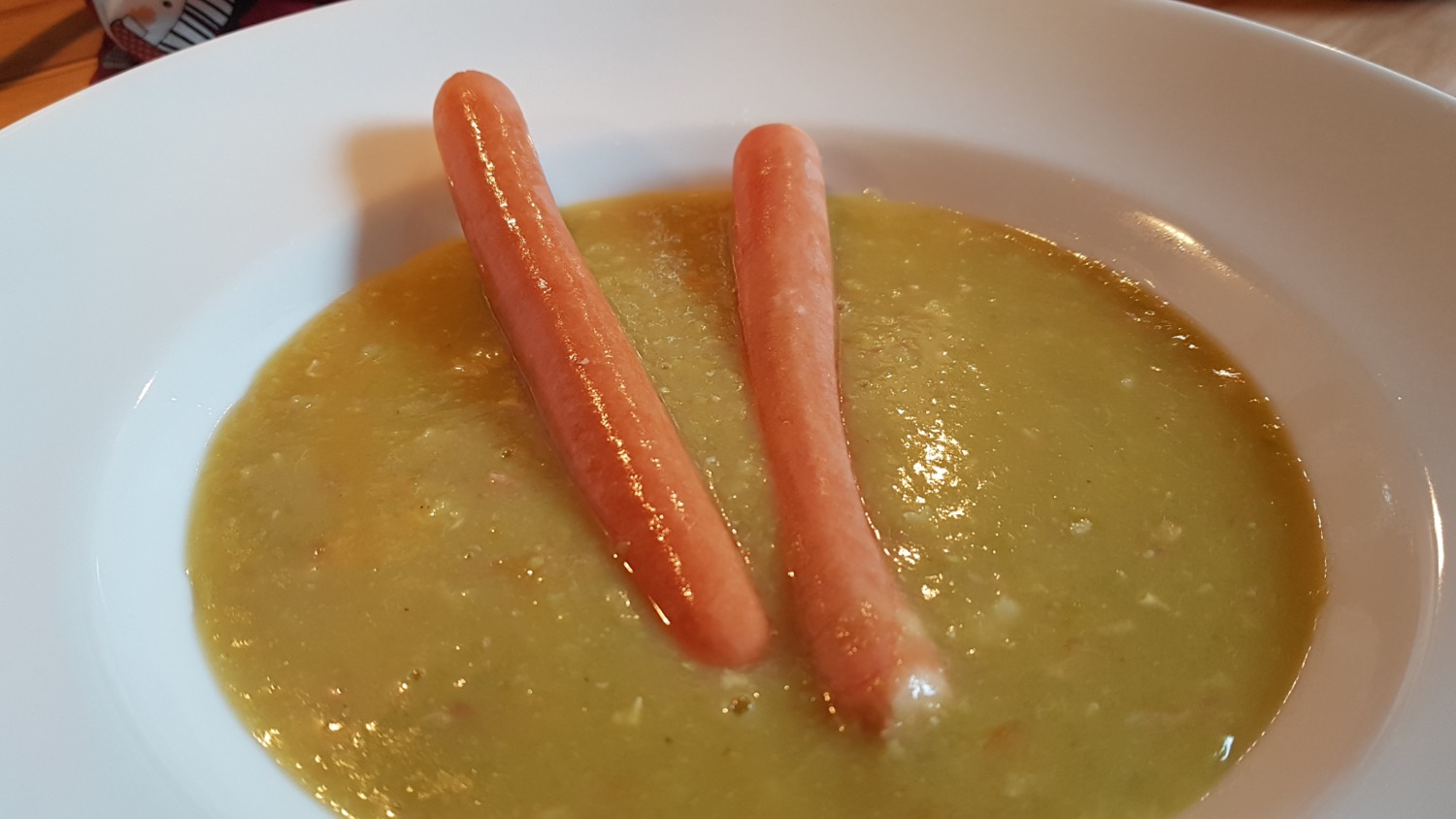 Erbsensuppe mit Würstchen | Bines Thermi-Welt